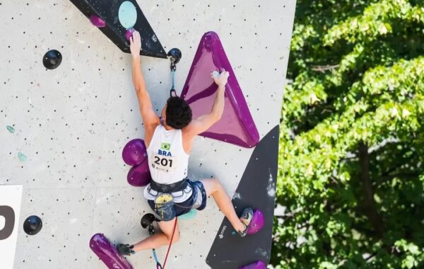 Atletas paranaenses representam o Brasil no Campeonato Mundial Juvenil de Escalada Esportiva em Arco, na Itália